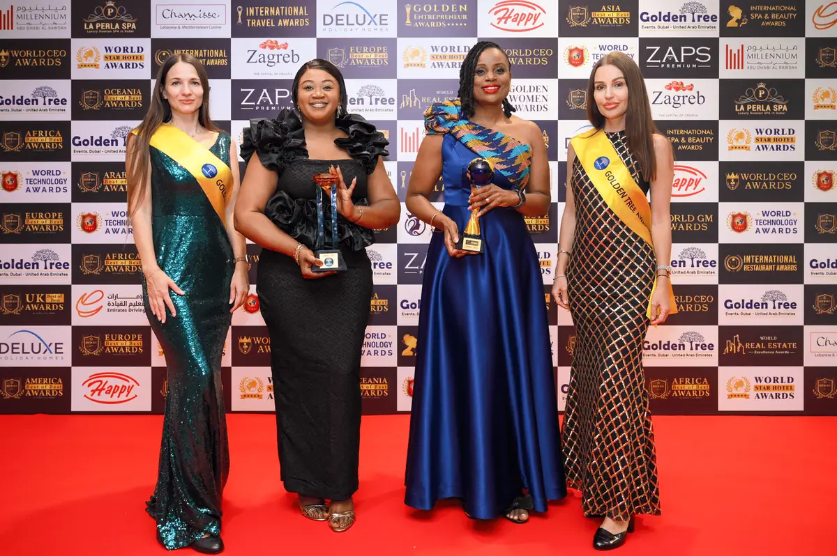 Award winners on the red carpet at the Golden Tree Awards gala